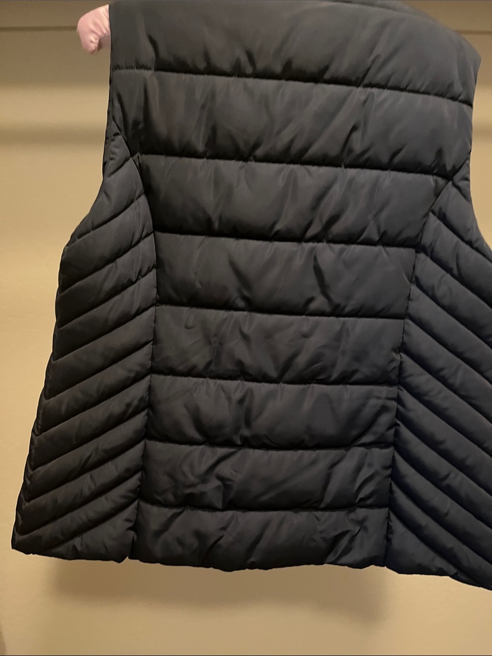 Tommy Hilfiger Navy Quilted Puffer Vest with Maroon Lining - Picture 2 of 5